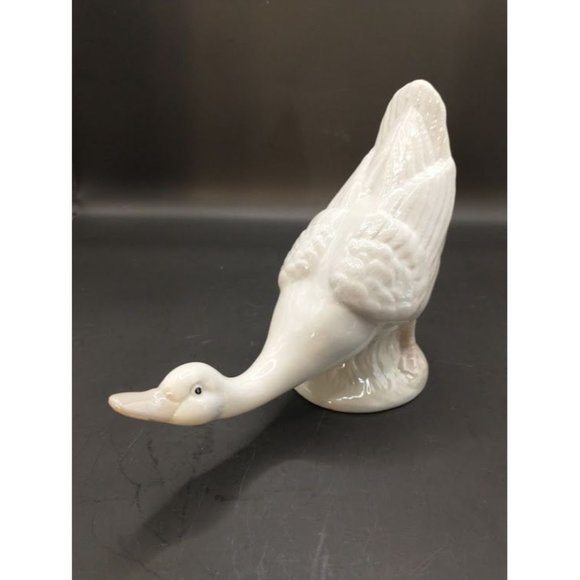 Vintage Duncan Royale Style Fine Porcelain Duck Goose Figurine - Picture 3 of 6